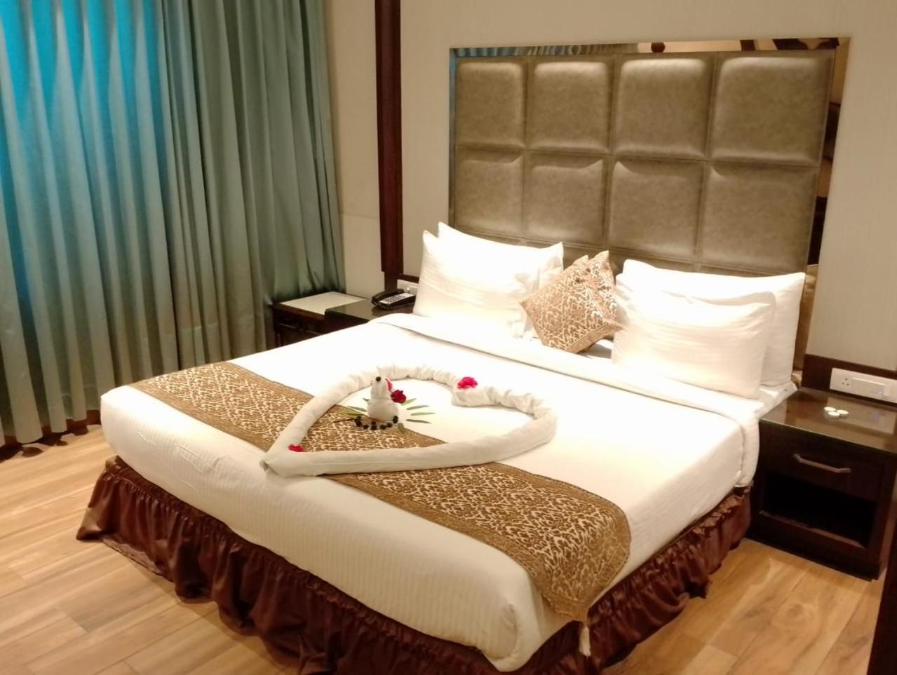 The Stella Hotel & Resort Ludhiana Exterior foto