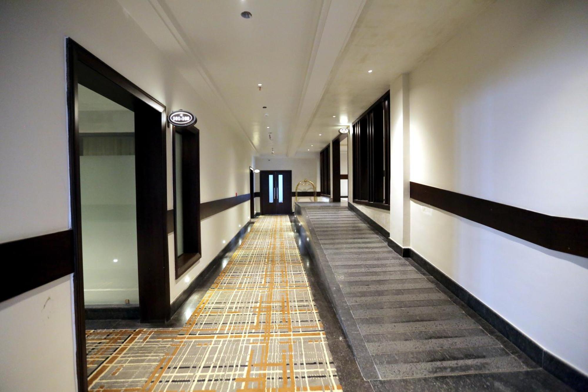 The Stella Hotel & Resort Ludhiana Exterior foto