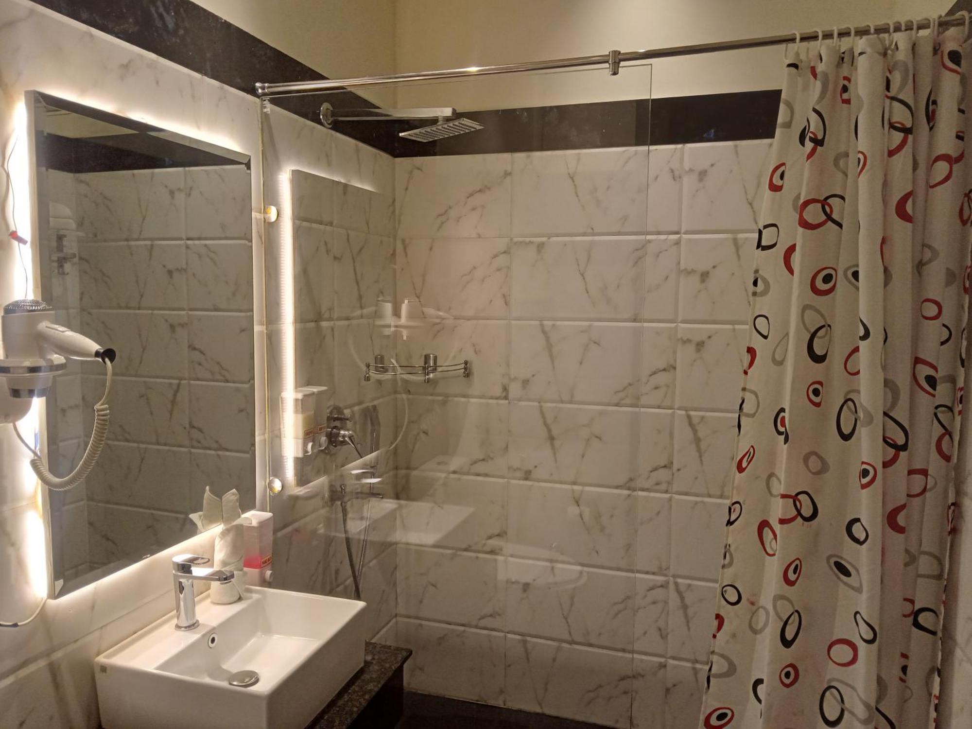 The Stella Hotel & Resort Ludhiana Exterior foto